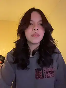 Babyakem - enseño rapido las boobs