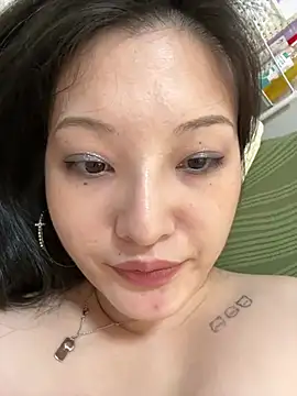 Mimiss02 - 买大黑牛麦克风和爸爸玩