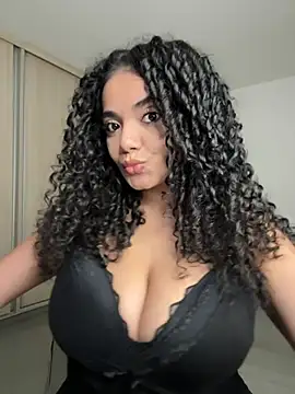 Curlyierr - UNDRESS AND GET NAKED
