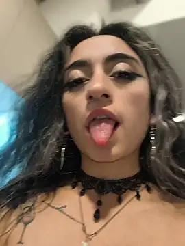 Lila_Desiree - Take off my bra+ Licking nipples