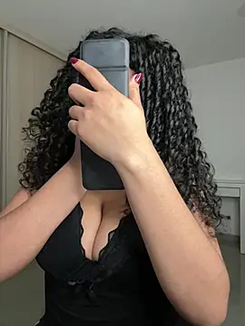 Curlyierr - UNDRESS AND GET NAKED