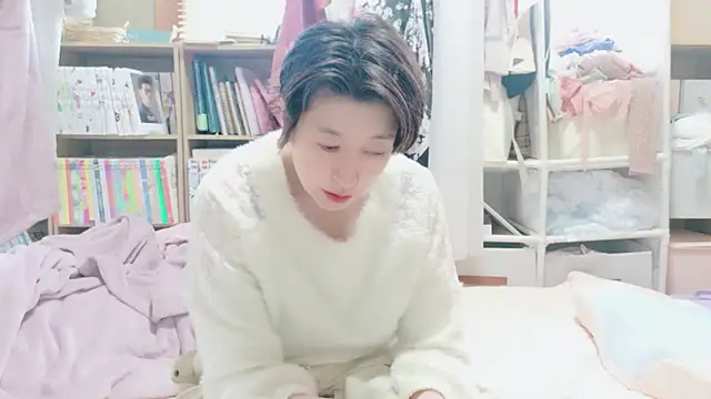 Morikawa_sayaka - ニット脱衣