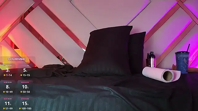 Michelle_cutee_ - spanks ass