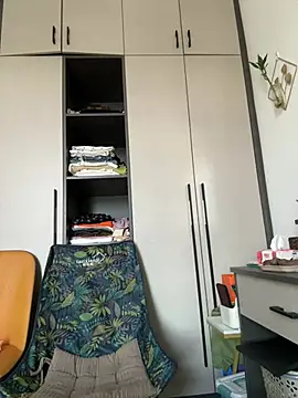 Amy1688 - 户外脱内裤M腿表演