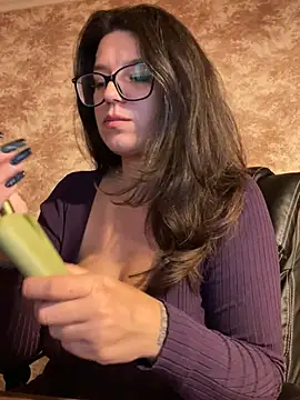 NadiraNoor - Fingering pussy at work. Shhhh