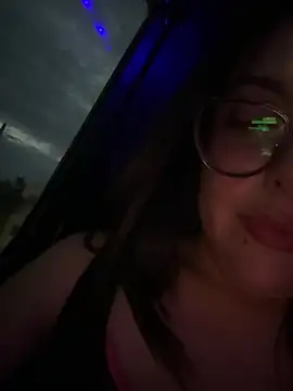 MileyGia - Tetas al publico 1 min