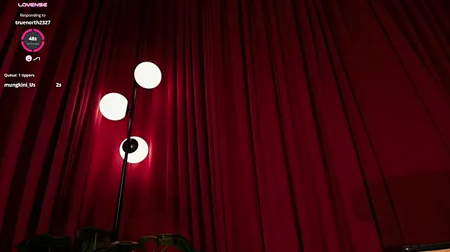 Hilaryebony_ - Put 1 u figer in u bigass I Finger ANAL