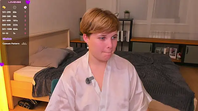 IsabelTelle - Put my fingers in my pussy and lick them