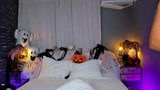 AmedeeaBanks - Tease my kitty with your touches ✨