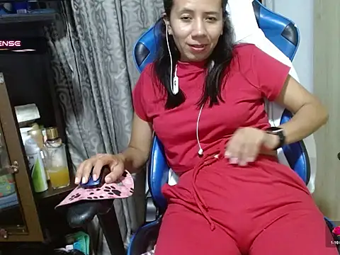 Danielagomez33's Live XXX Chat