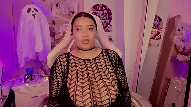 MollyBigBoobs12 - surpise me and make my night 😍