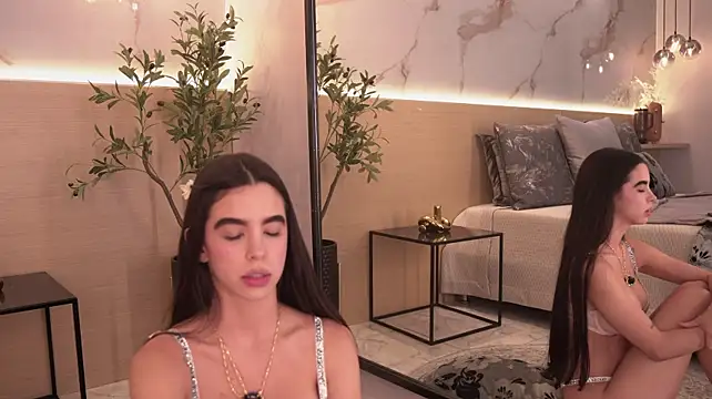 SolAvelar - In missionary! Fingering pussy time🔥