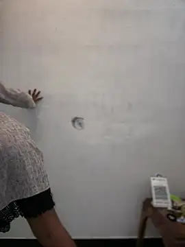 4U143 - Full nude show