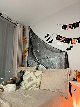 Celeste_Amber - My butt will look better with a plug🔥