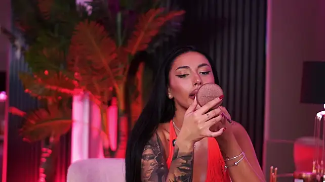 AishaaDevoe - Oil for a big booty
