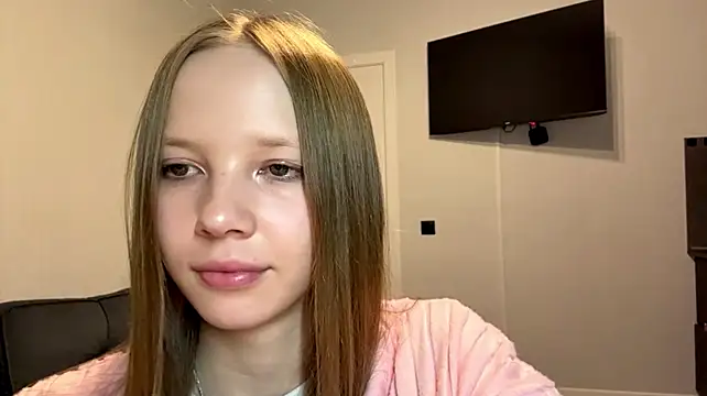 DionnaStrech - my smile will make ur day brighter <3