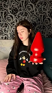 Kimi_Ass - Ride XXL red plug in ass