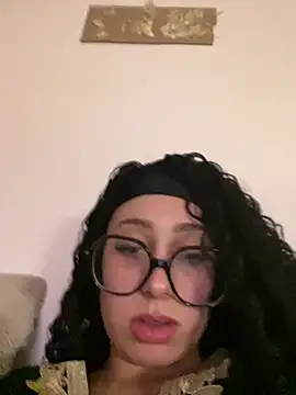 Queenlo_xxx - gagne 2 vidéos très HARD🔥