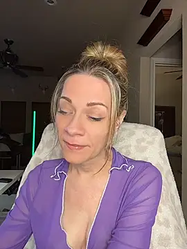 EdenDelilah1 - Rub Nipples