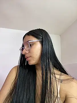 Danaeluxe - Playing with my delicious pussy🥵