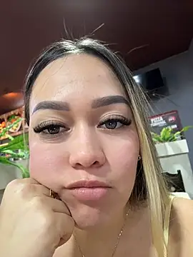Danielavegax - Follower massages my tits