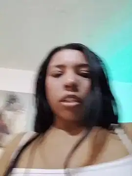 Camila_Lunna - Show one 's tits