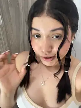 Zoe_lu - Let me see under the skirt🤫🔥