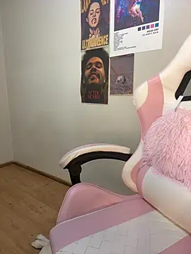 Sofi_chan - STRIPTEASE + TWERKING