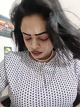 Pinky-2 - Oiling My Sexy Pussy Hole