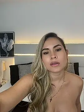 TaylorEvanss - Slide your cock between my tits🚨