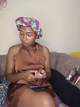 Nasty_boo_boo - spoil the queen
