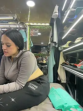 Katti_Barrera - My friend puts two fingers in my ass🥵😈