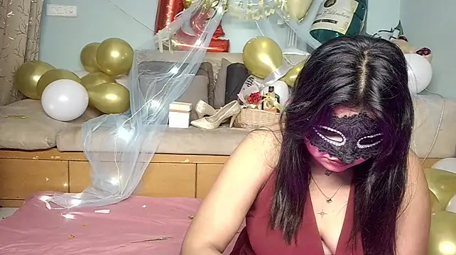 Two_Baddies - pusssy show closer