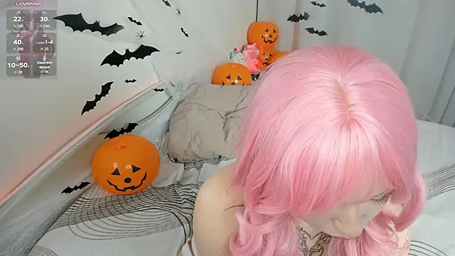 Nixiee - flash boobs