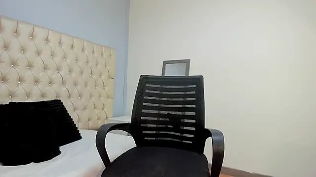Sofia_velvet1 - 🔥 spank ass x5