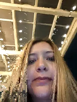 Alana_69 - Walking full naked at mall! Risky100%