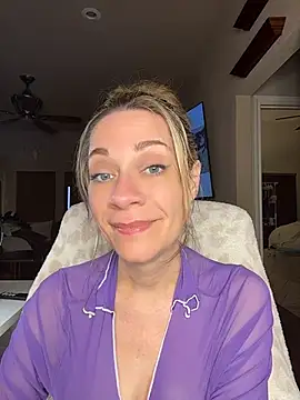 EdenDelilah1 - Rub Nipples