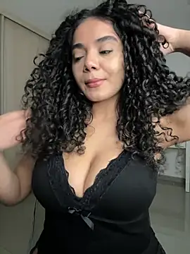 Curlyierr - UNDRESS AND GET NAKED