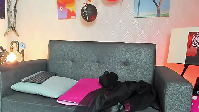 Alaia_Love77 - RUB KITTY THROUGH PANTY 💦💥