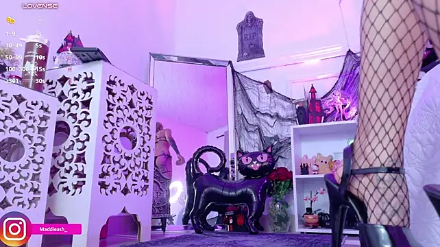MadieAsh - Squirt, Fuckmachine & Full Play