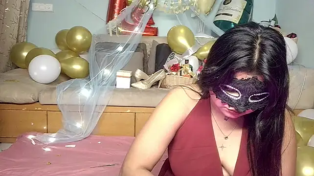 Two_Baddies - pusssy show closer