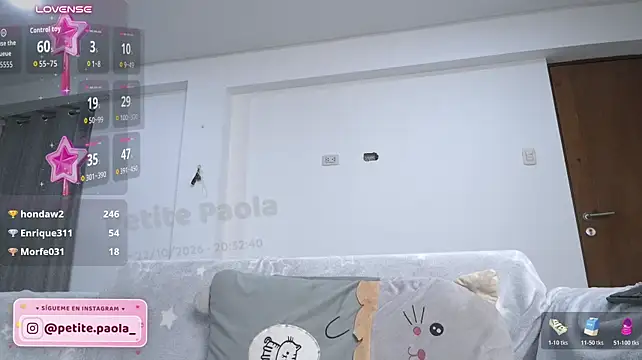 Petite_paola - spank ass