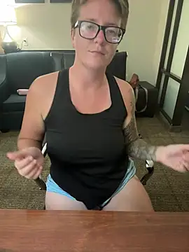 _ElizabethLove_ - Naked pussy play