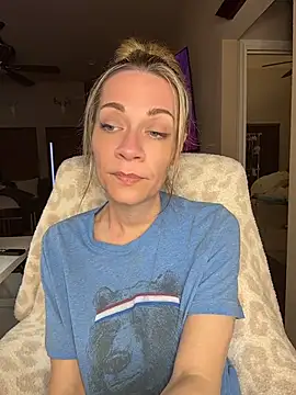 EdenDelilah1 - Rub Nipples