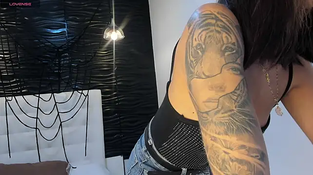 hellen_tease