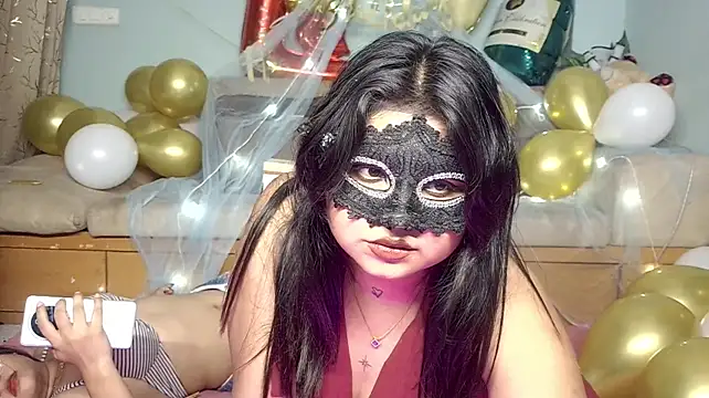 Two_Baddies - pusssy show closer