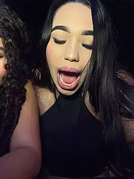 SofiaWildee - Control my toy here 🤫
