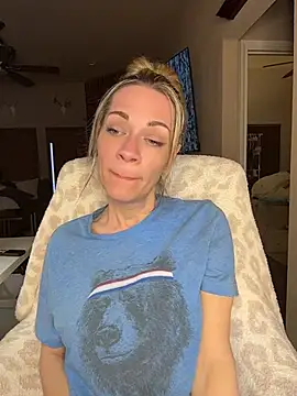 EdenDelilah1 - Rub Nipples