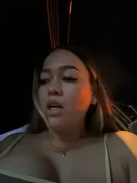 Danielavegax - Follower massages my tits