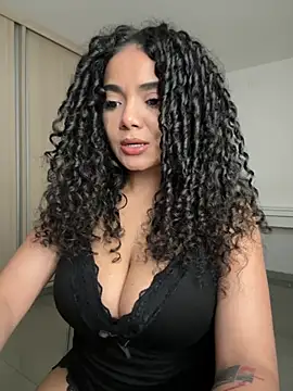 Curlyierr - UNDRESS AND GET NAKED